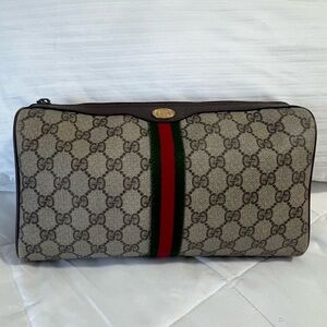 Gucci GG Supreme Web Crossbody / Clutch (STRAP DAMAGED – READ)